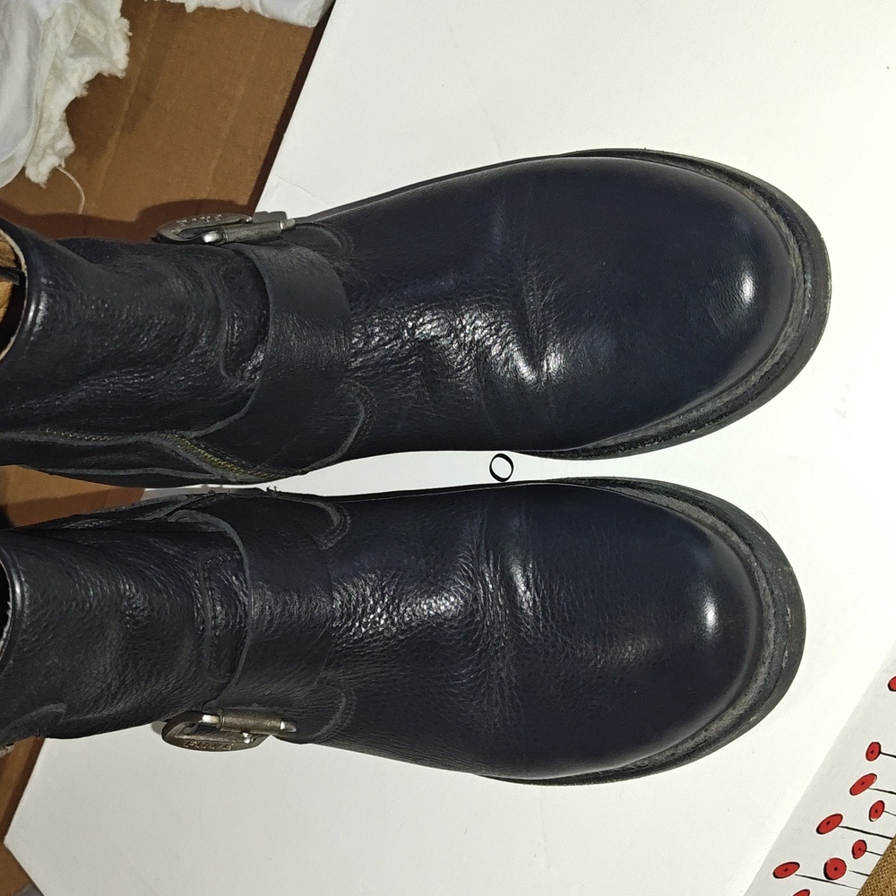 Frye The Vicky Booties - Picture 2 of 6